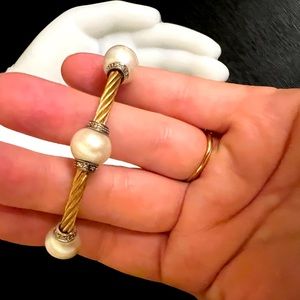 Pearl and Swarovski bracelet